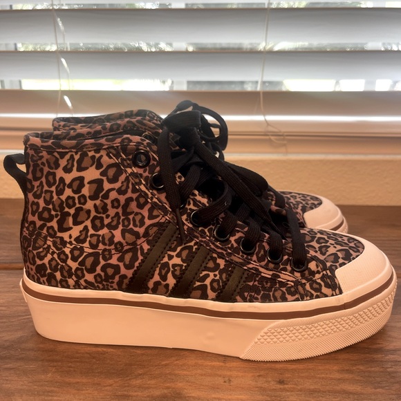 EUC Nizza Platform Cheetah Hightop Sneakers size 6.5 - Picture 1 of 5